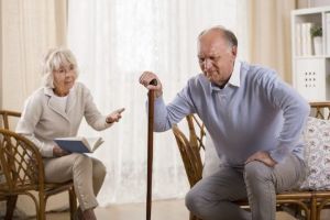 Les personnes âgées sont à risque de développer des maladies articulaires